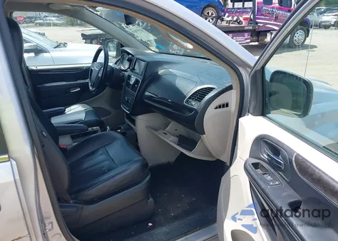 2012 Chrysler Town & Country Touring z USA, uszkodzony, nr VIN 2C4RC1BG0CR306088